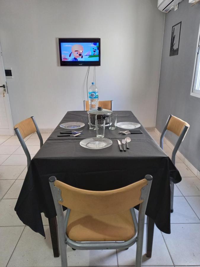 Departamentos Temporarios Raul B. Diaz Apartment ซานตาโรซา ภายนอก รูปภาพ