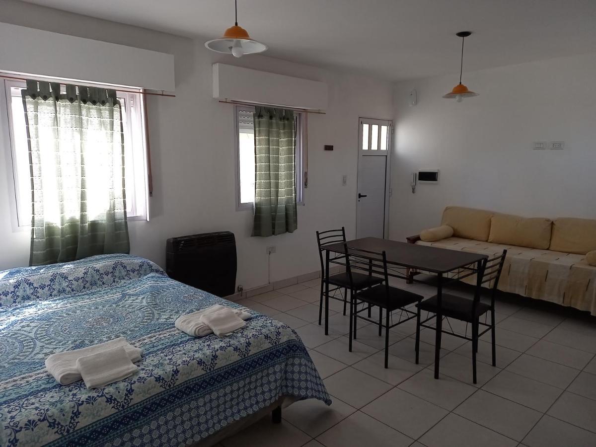 Departamentos Temporarios Raul B. Diaz Apartment ซานตาโรซา ภายนอก รูปภาพ