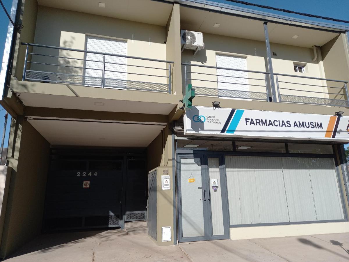Departamentos Temporarios Raul B. Diaz Apartment ซานตาโรซา ภายนอก รูปภาพ